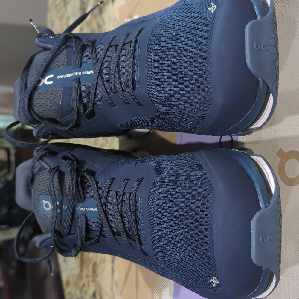 NIB on cloud tennis shoes